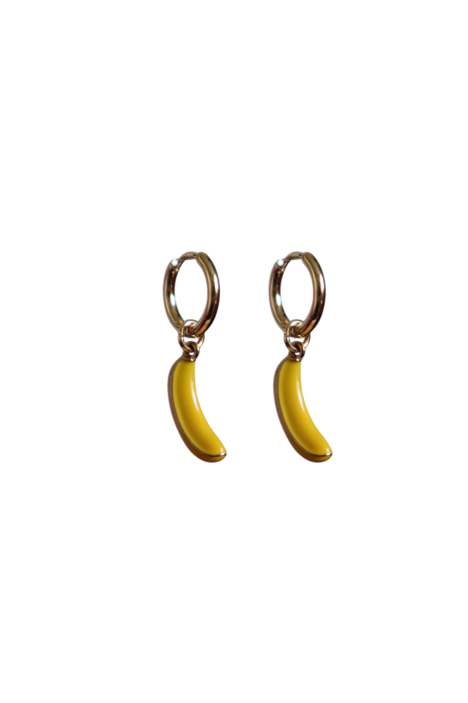 gouden oorbellen – Banana Earring close-up